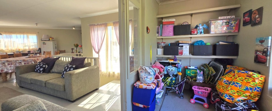 4 Bedroom Property for Sale in Franskraal Western Cape